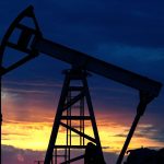 Цены на нефть растут: рынок осторожно оценивает геополитическую напряженность между США и Венесуэлой