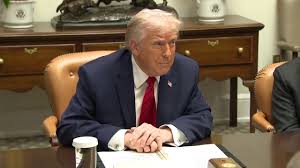 «Цифровой обыск»: Администрация Трампа обяжет безвизовых туристов раскрывать соцсети за 5 лет