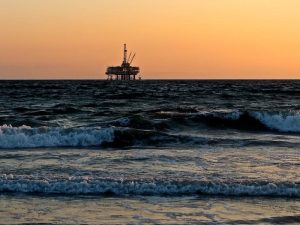 Нефть WTI отскочила от 5-летнего минимума: блокада Венесуэлы против «большого перемирия»