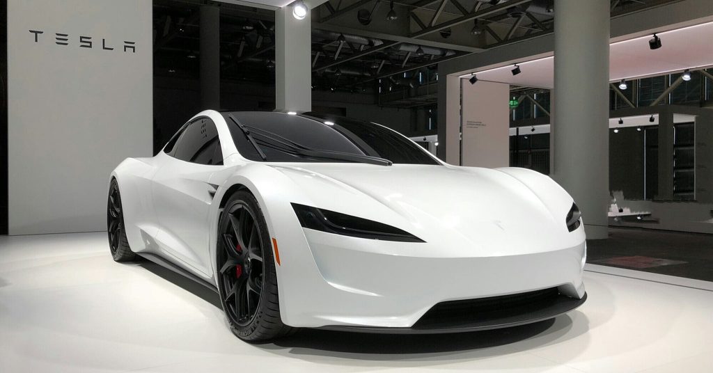 Tesla снова в «Великолепной семерке»: акции обновили исторический максимум на фоне новостей о роботакси