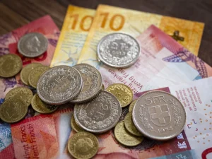 Швейцарский франк: курс 0,77 к доллару и крах теории «улыбки доллара» — подробности