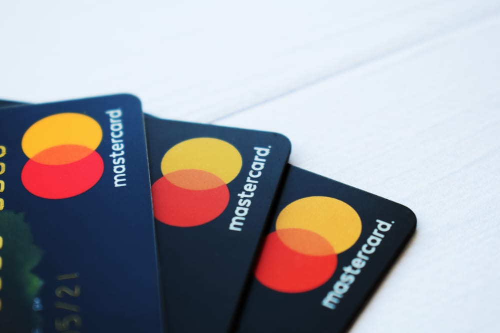 Конец эпохи пластика: Mastercard отменит номера карт и пароли к 2030 году