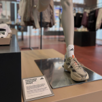 Adidas Single Shoe: как купить один кроссовок за полцены