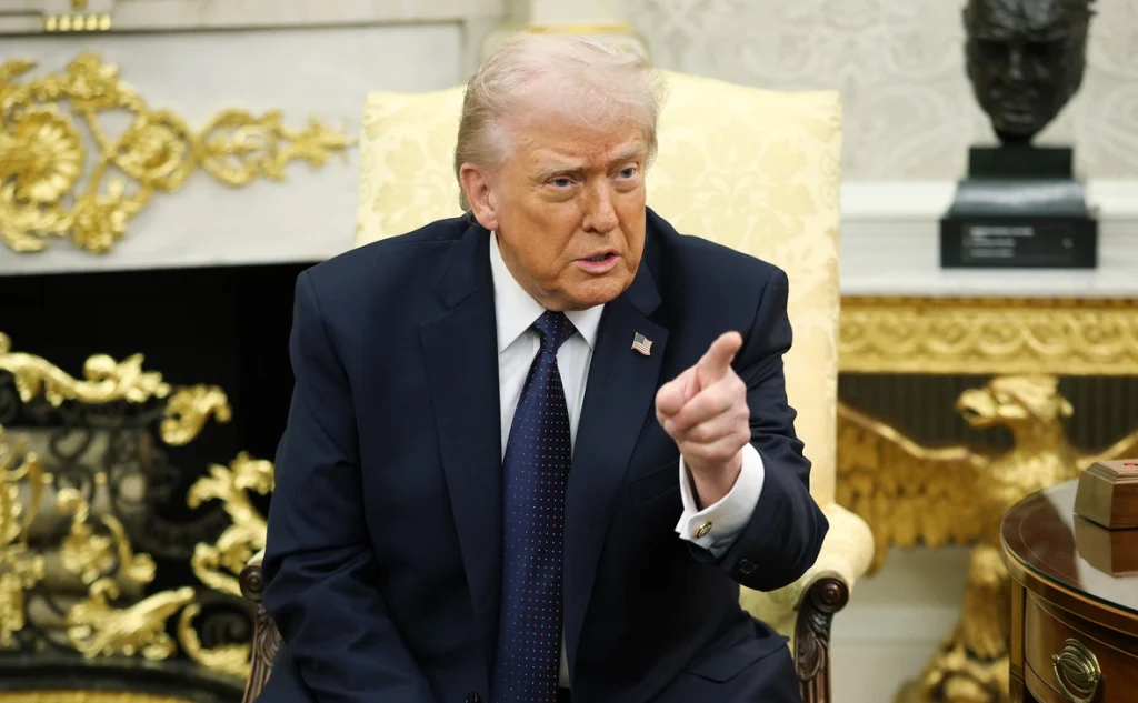 Цены на золото упали: ультиматум Трампа Ирану и ставки