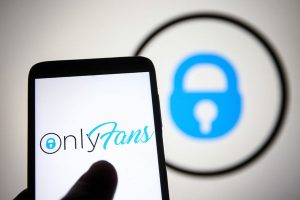 Модели OnlyFans отменяют штрафы налоговой: данные Опендатабот