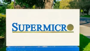 Акции Super Micro рухнули на 10%: Oracle отменила контракт на $1,4 млрд