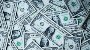 Курс доллара: рост на фоне срыва переговоров США и Ирана