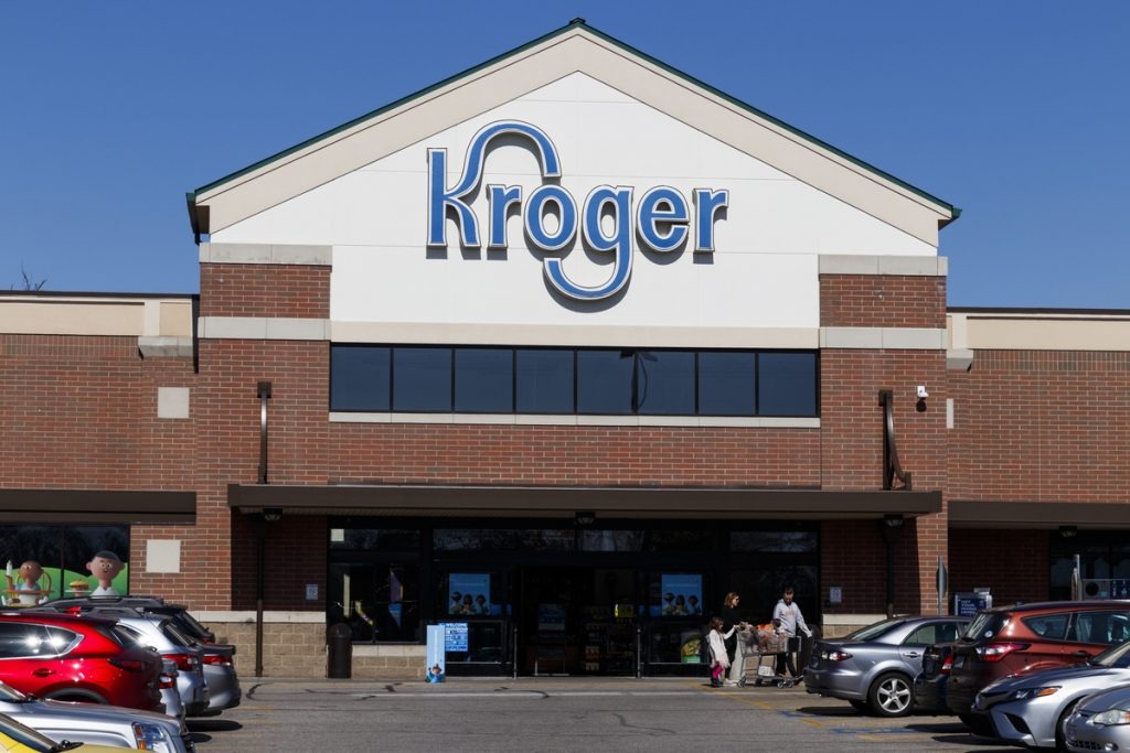 Акции Kroger упали на 5% из-за ценовой войны с Walmart