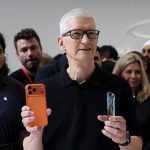 Тим Кук предупредил о подорожании Apple MacBook и iPhone из-за дефицита чипов