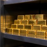 Польша скупает золото на падении цен: резервы ЦБ выросли до 632 тонн
