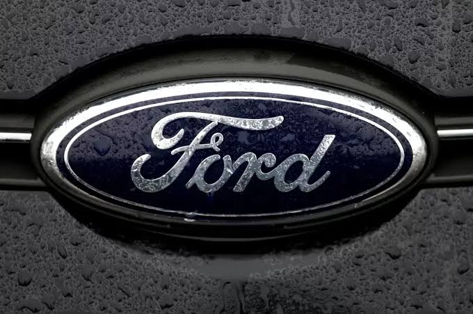 Ford отзывает почти миллион внедорожников из-за пожаров и сбоя сидений