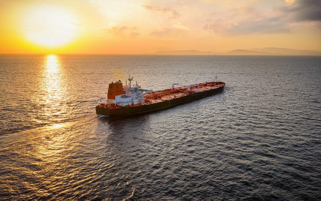 Нефть снова у $90 за баррель: падение трафика в Ормузском проливе и застой переговоров США и Ирана