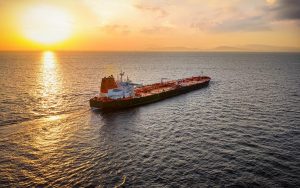 Нефть снова у $90 за баррель: падение трафика в Ормузском проливе и застой переговоров США и Ирана