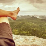 Columbia заплатит туристам £135 за фото босых ног после похода в акции F££T FUND