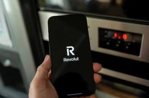 Утечка и вымогательство в Revolut: хакеры публикуют паспорта и IBAN клиентов