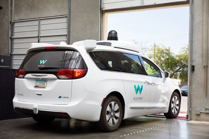 Экспансия Waymo в Азию: запуск 100 роботакси в Токио к 2027 году